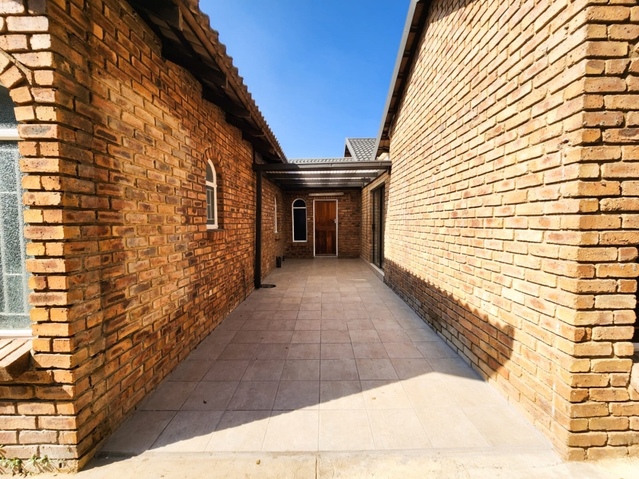 3 Bedroom Property for Sale in Vaalpark Free State